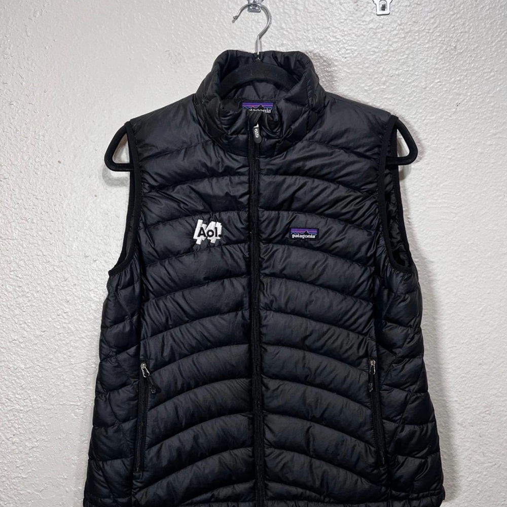 Patagonia Down Sweater Vest Women’s Black Size Large AOL Logo